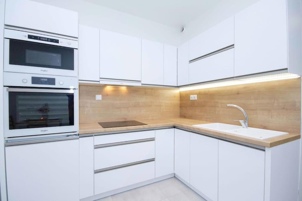 Apartment In Bratislava With Free Parking Екстер'єр фото