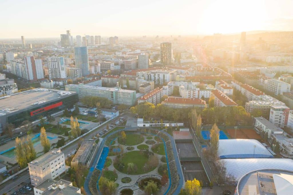 Apartment In Bratislava With Free Parking Екстер'єр фото